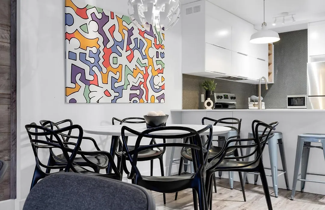Liv Mtl Urban Spacious Group Suites Near Downtown Montreal-1
